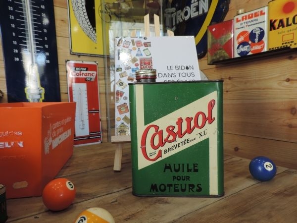 Bidon d'huile Castrol