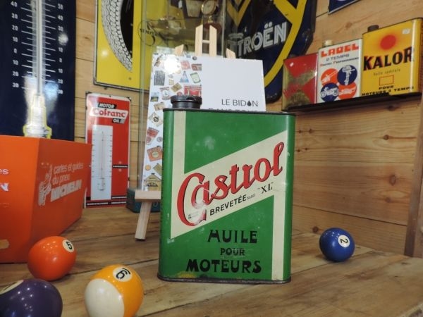Bidon d'huile Castrol
