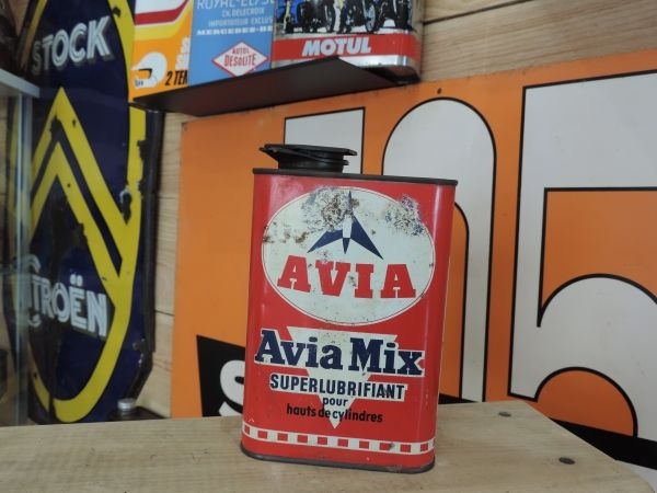 Bidon d'huile AVIA
