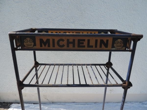 Etagère Présentoir MICHELIN