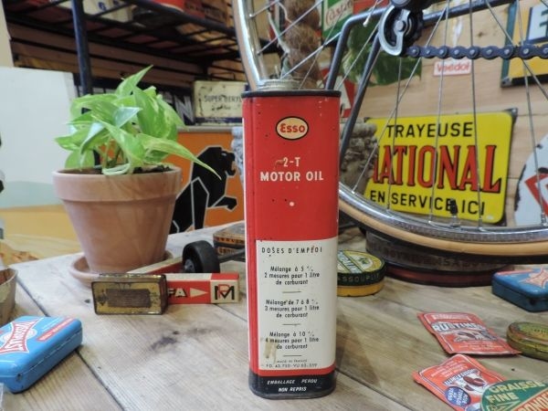 Bidon d'huile ESSO
