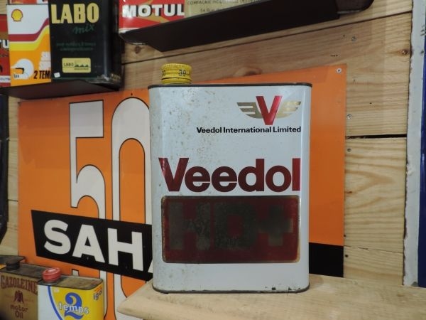 Bidon d'huile Veedol