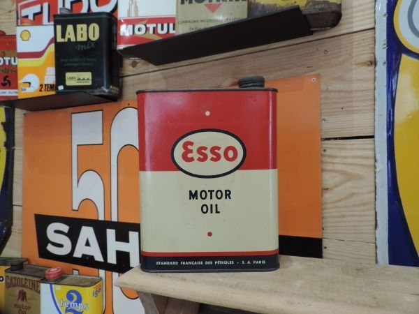 Bidon d'huile Esso