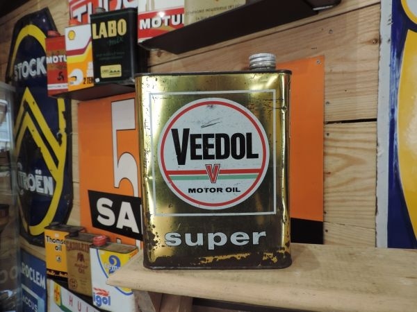 Bidon d'huile Veedol