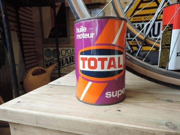 Bidon d'huile Total