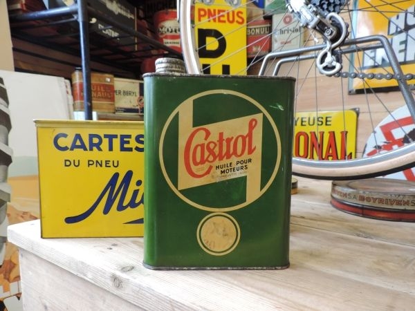 Bidon d'huile Castrol
