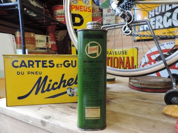 Bidon d'huile Castrol