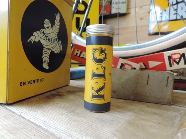 Boîte à bougie K.L.G