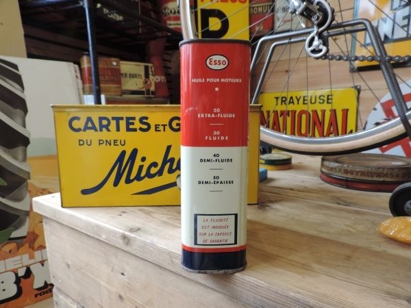 Bidon d'huile ESSO