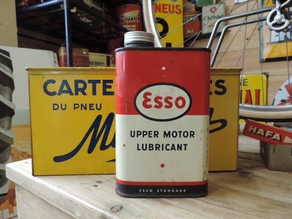 Bidon d'huile Esso