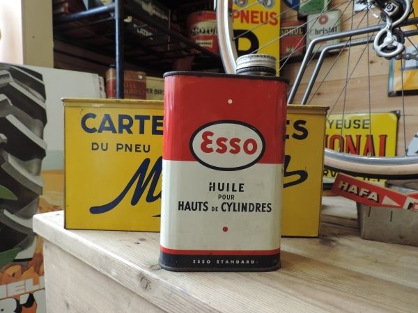 Bidon d'huile Esso