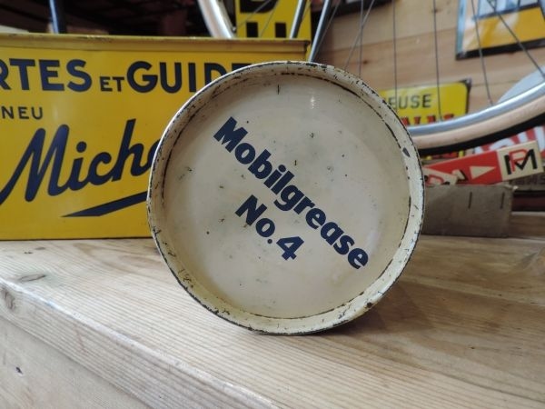 Pot de graisse Mobil