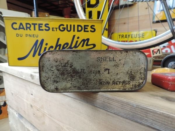 Bidon d'huile Shell