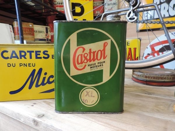 Bidon d'huile Castrol