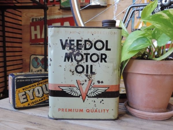 Bidon d'huile Veedol