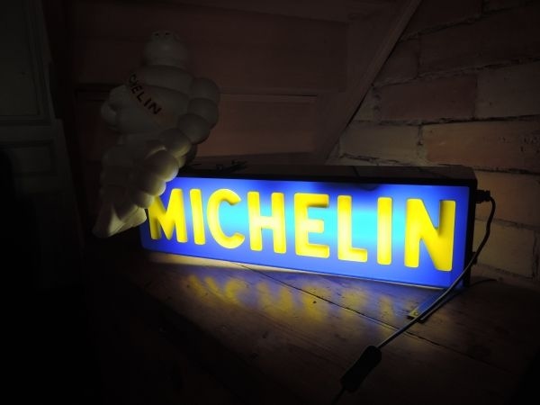 Enseigne Lumineuse MICHELIN