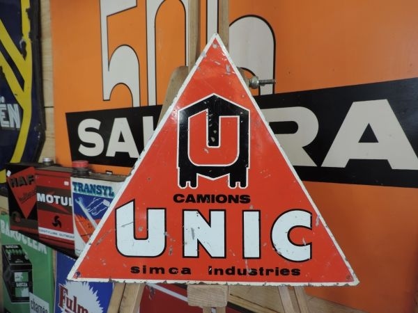 Tôle Camions UNIC