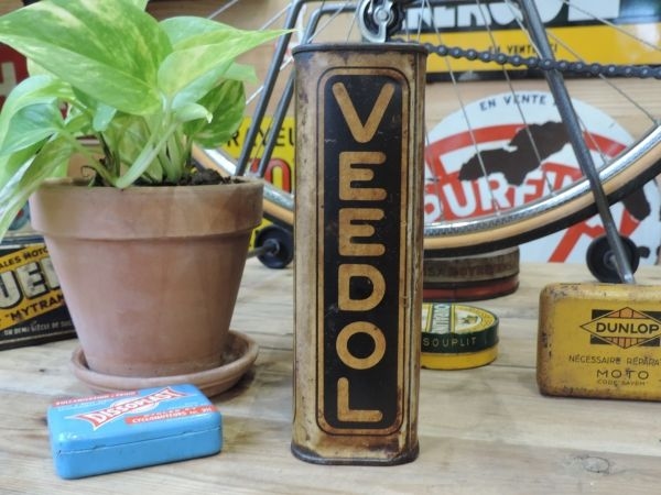 Bidon d'huile Veedol