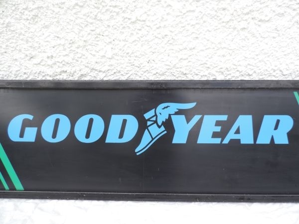 Panneau Publicitaire GOOD YEAR