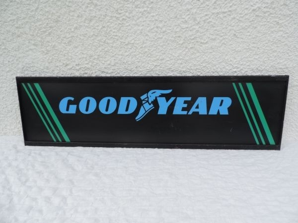 Panneau Publicitaire GOOD YEAR