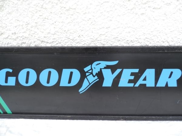 Panneau Publicitaire GOOD YEAR