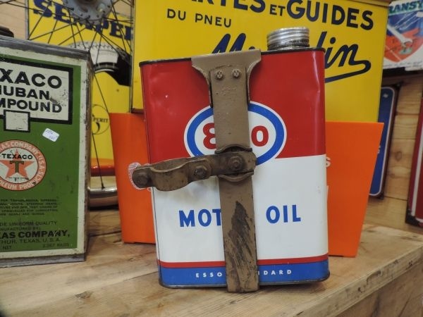 Support pour bidon d'huile 2 litres