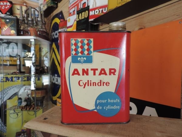 Bidon d'huile Antar Cylindre