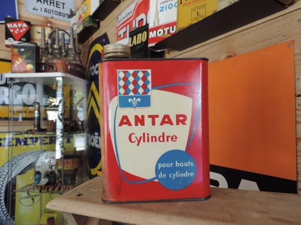 Bidon d'huile Antar Cylindre