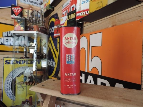 Bidon d'huile Antar Cylindre