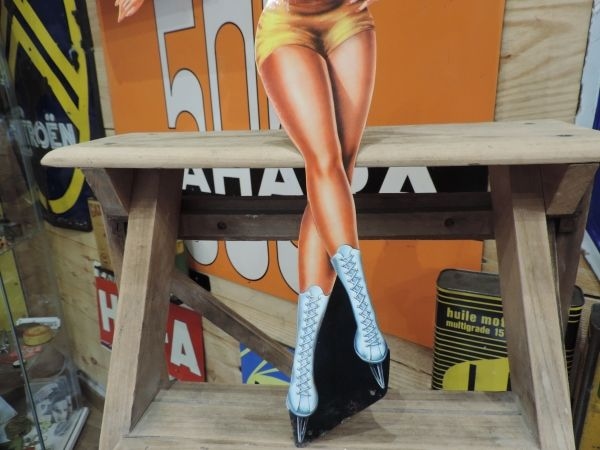 Pin-up Veedol
