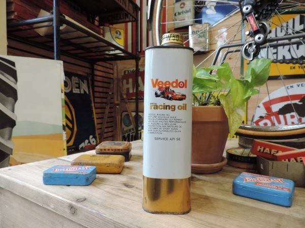 Bidon d'huile Veedol