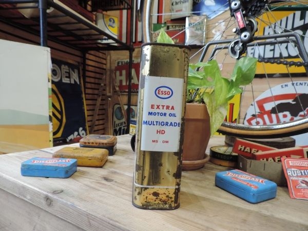 Bidon d'huile ESSO