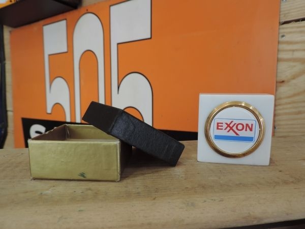 Presse papier Exxon