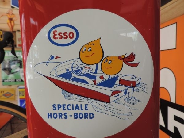 Bidon d'huile Esso