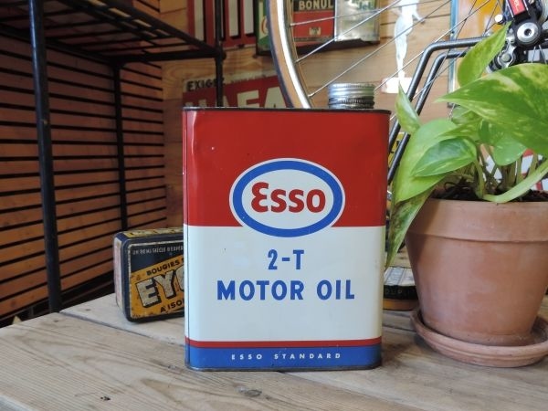 Bidon d'huile ESSO