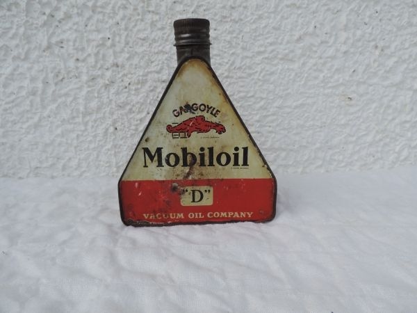 Bidon d'huile triangulaire Mobiloil