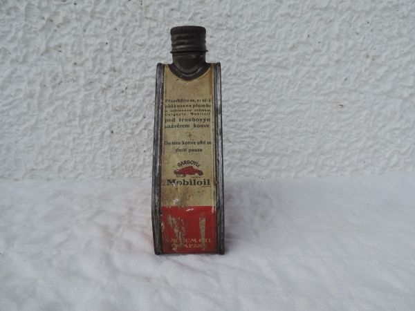 Bidon d'huile triangulaire Mobiloil