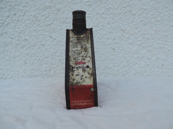 Bidon d'huile triangualire Mobiloil