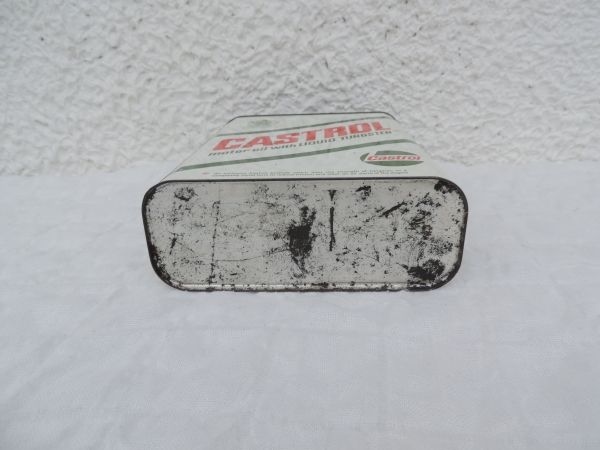 Bidon d'huile Castrol