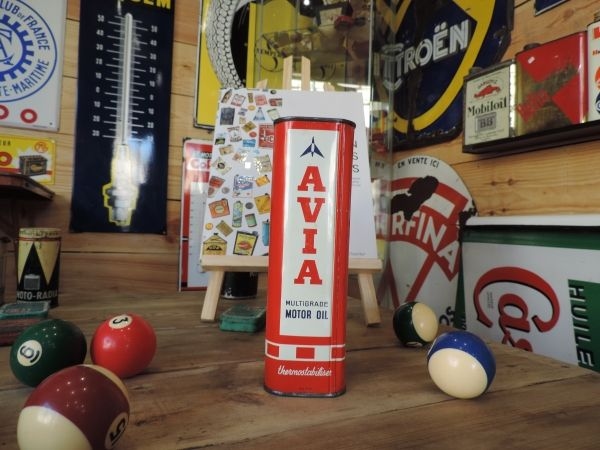 Bidon d'huile Avia