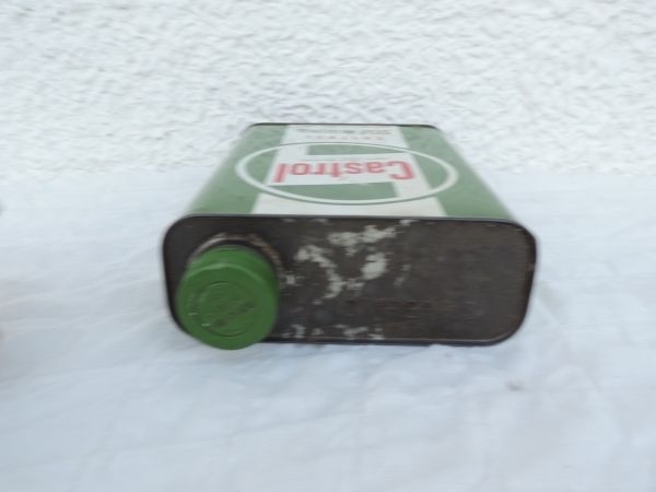Bidon d'huile Castrol