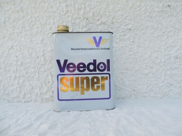 Bidon d'huile Veedol