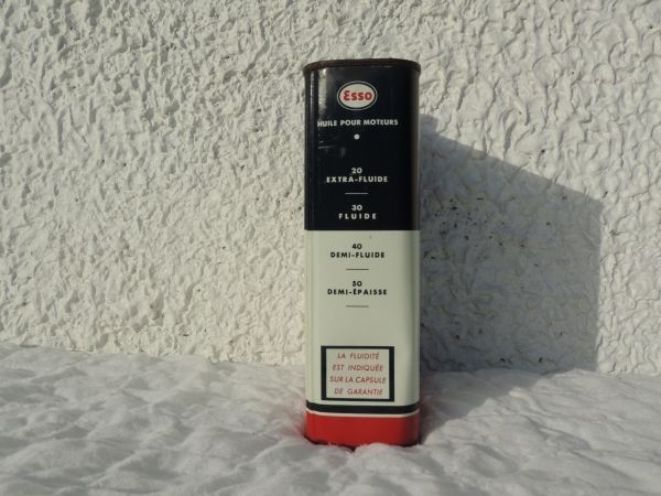 Bidon d'huile Esso