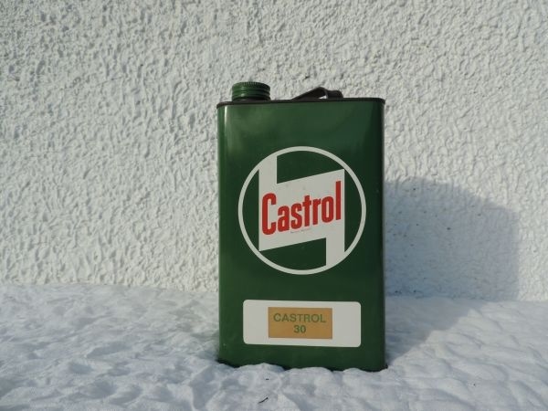 Bidon d'huile Castrol