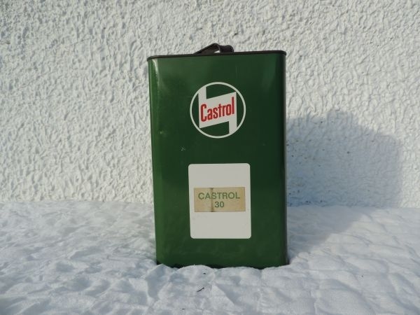Bidon d'huile Castrol