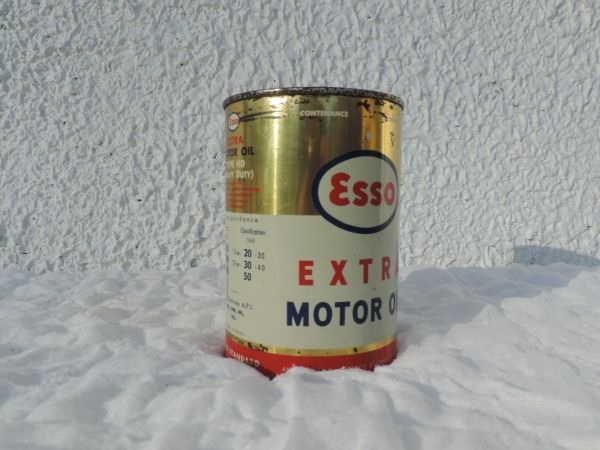 Bidon d'huile Esso