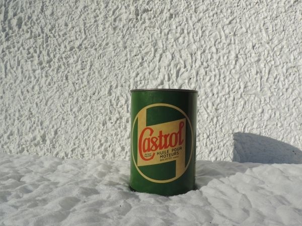 Bidon d'huile Castrol