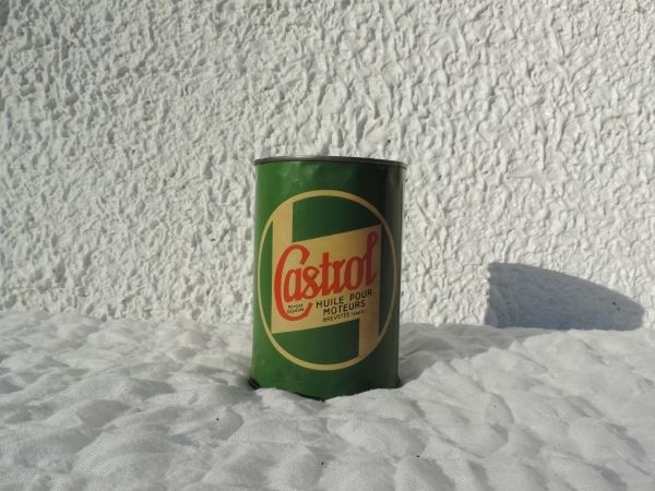 Bidon d'huile Castrol