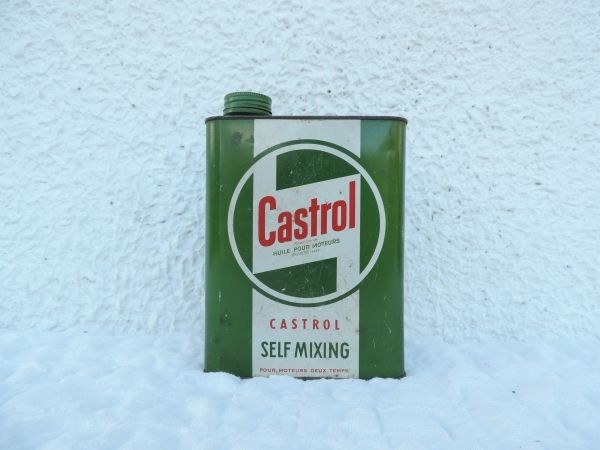 Bidon d'huile Castrol