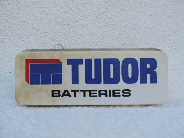 Enseigne lumineuse TUDOR
